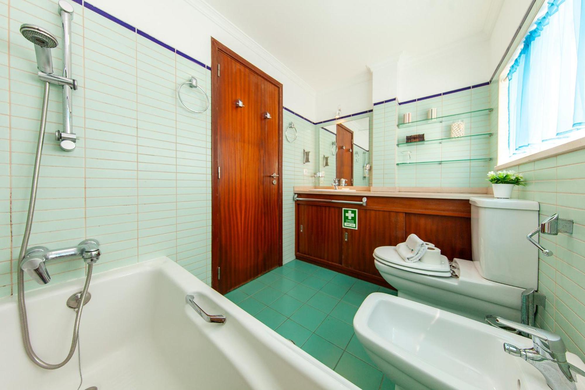 B28 - Stylish Typical House Holiday home *