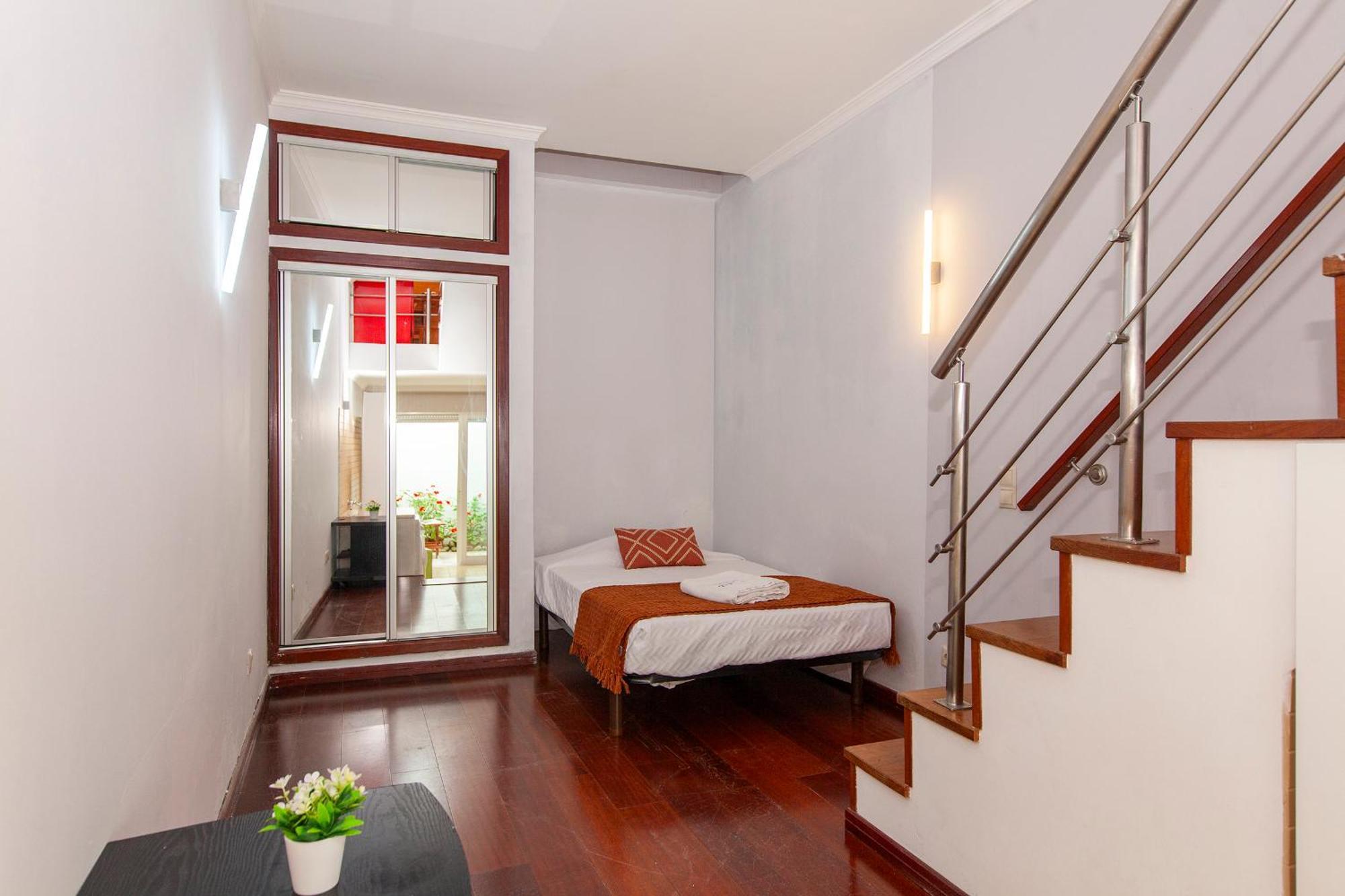 B28 - Stylish Typical House Holiday home
